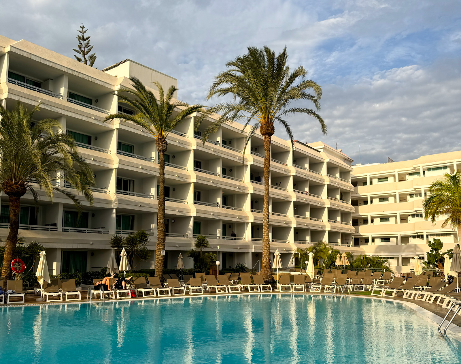 hotel-broncemar-pool alltoura Hotel Gran Canaria – das Akeah Broncemar in Playa del Inglés, Gran Canaria